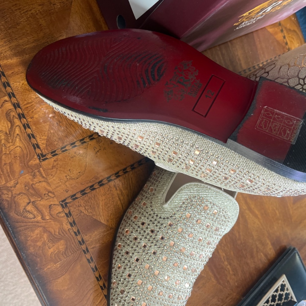 Formal Shoes - Picture 2 of 3